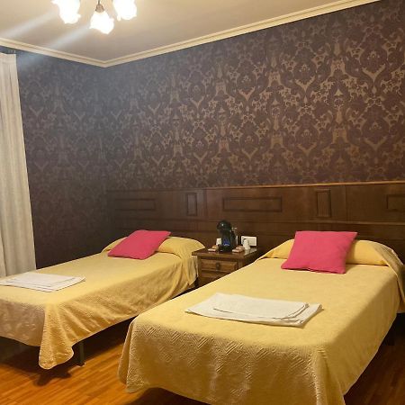 Pension La Chalana Пола де Лавиана Екстериор снимка